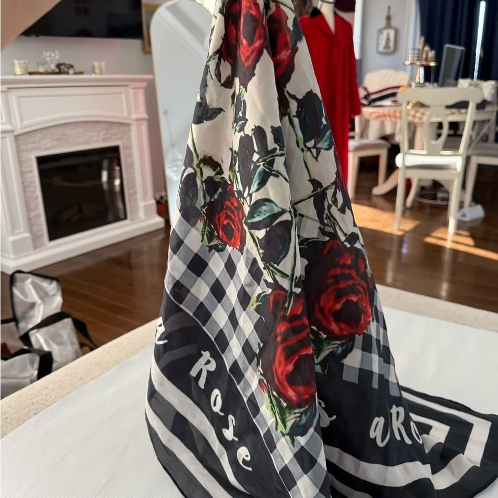Clever Carriage Company Rose Patterned Scarf - Black and Red 💯 Silk - Picture 5 of 11